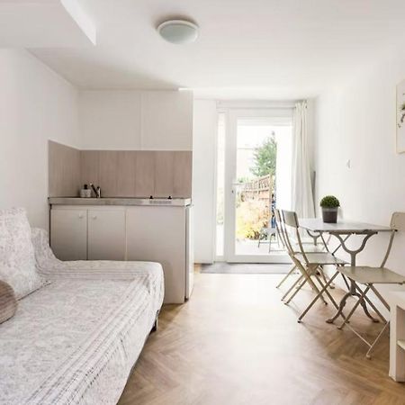Escapade Pres De Lille - Appartement Charmant Avec Terrasse Et Parking Privee Mons-en-Baroeul Exteriör bild