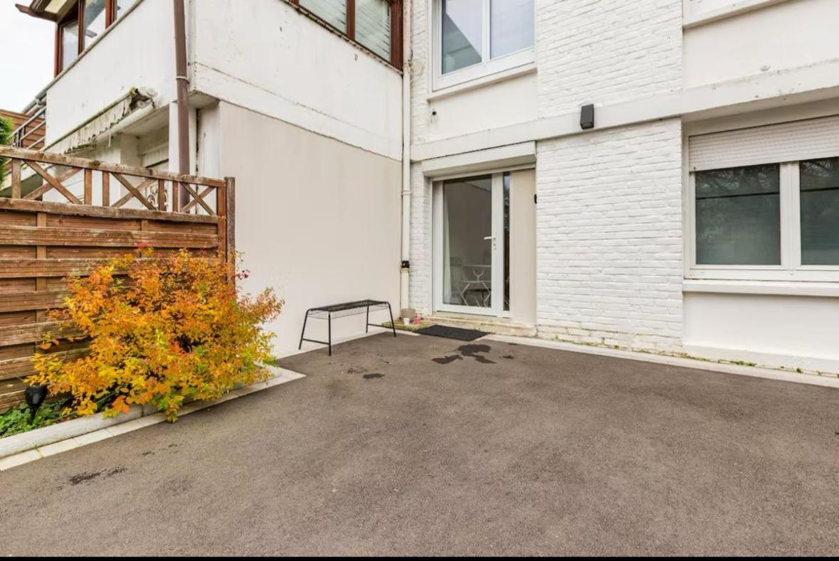 Escapade Pres De Lille - Appartement Charmant Avec Terrasse Et Parking Privee Mons-en-Baroeul Exteriör bild