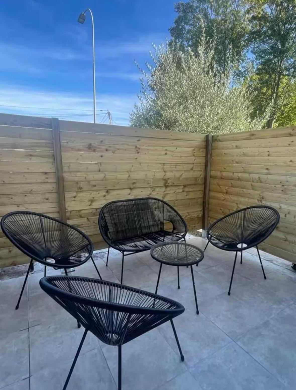 Escapade Pres De Lille - Appartement Charmant Avec Terrasse Et Parking Privee Mons-en-Baroeul Exteriör bild
